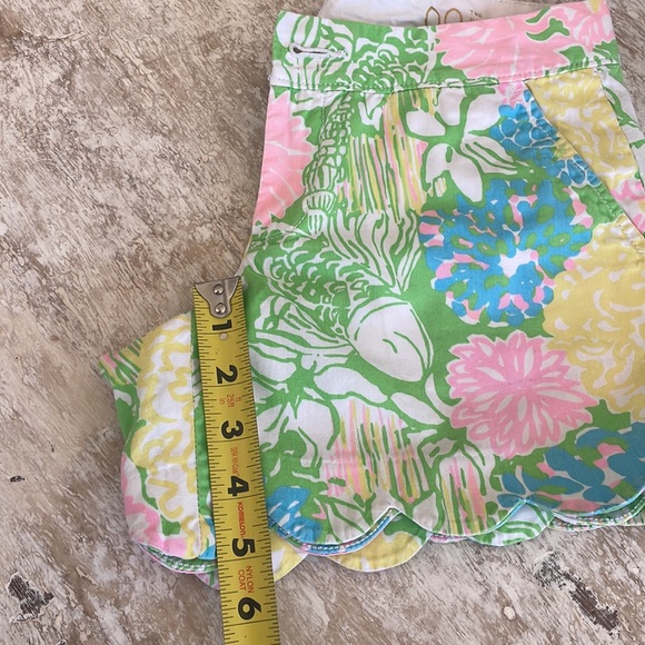 Lilly Pulitzer buttercup short sz00.   Excellent condition. - Picture 7 of 8